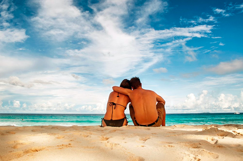 12 Tips For Couples To Survive Their First Vacation As A